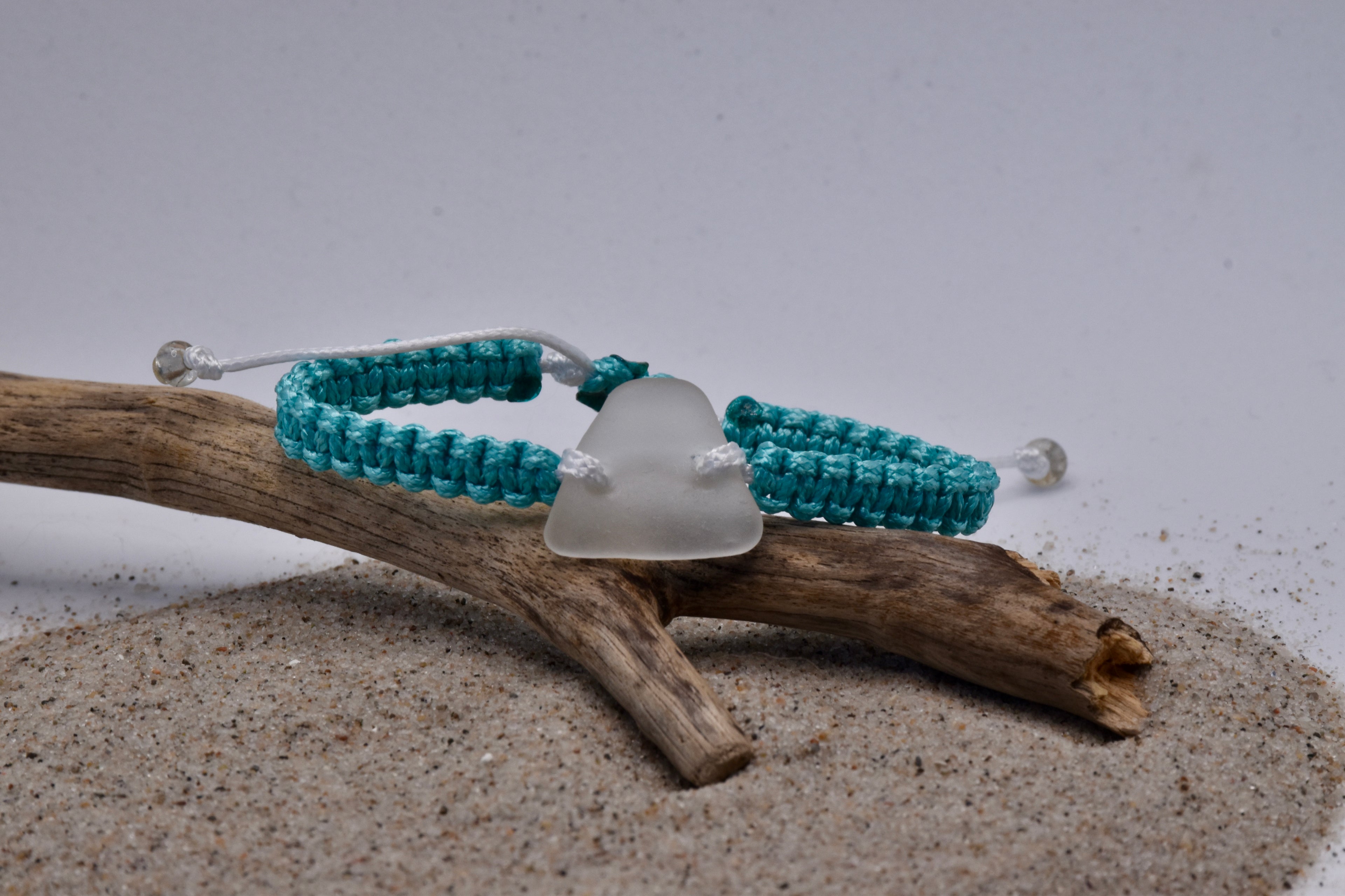 geknüpftes Armband - Seeglas
