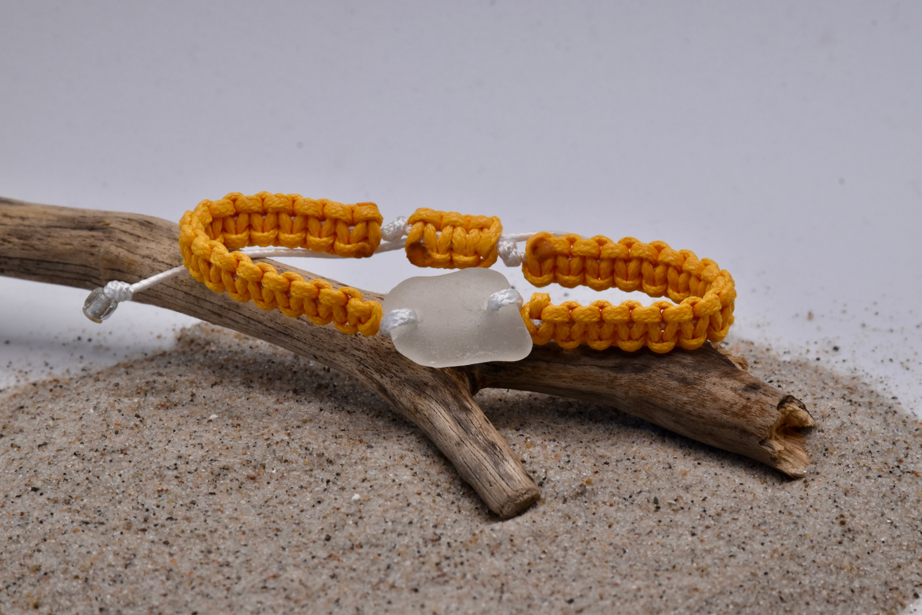 geknüpftes Armband - Seeglas
