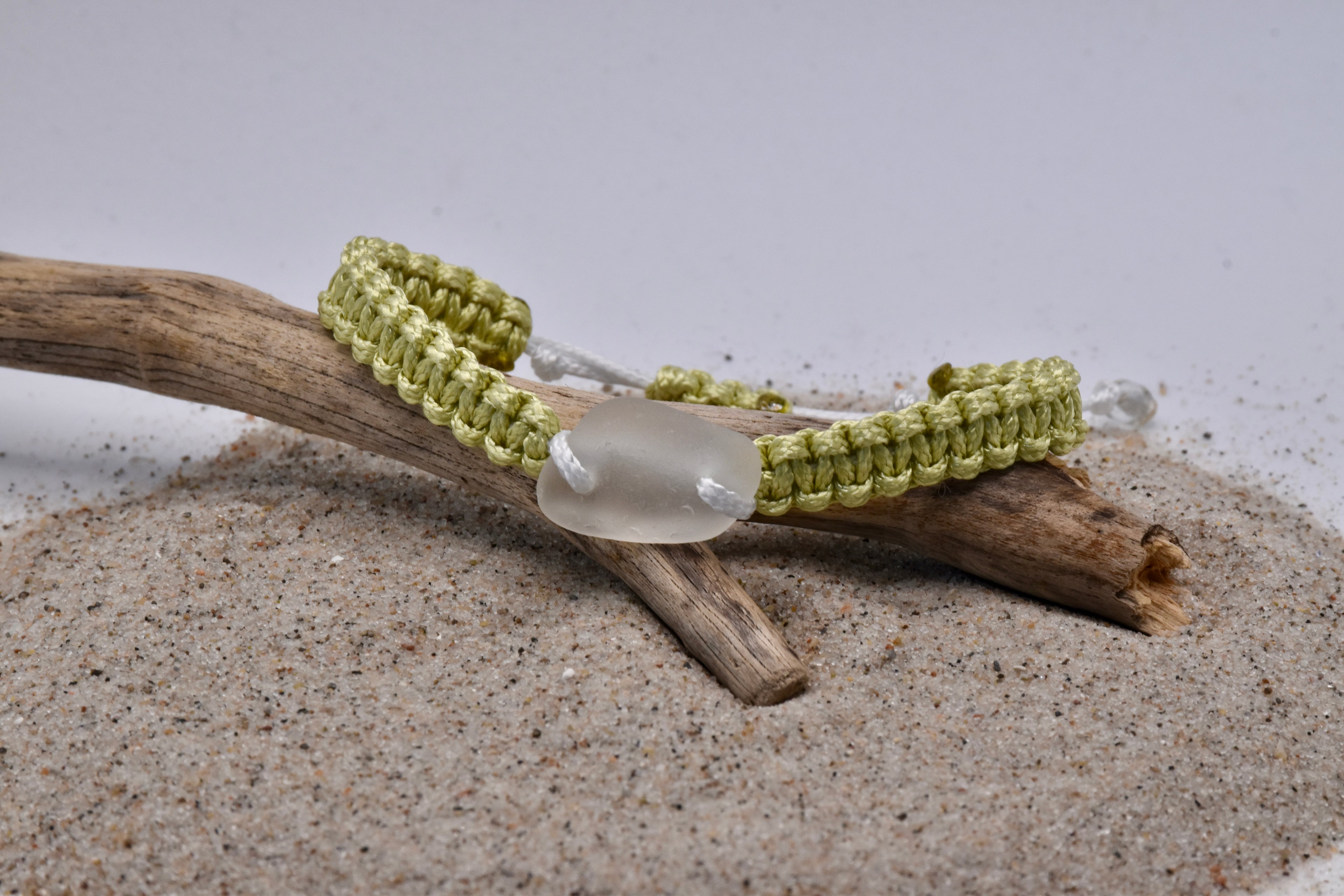 geknüpftes Armband - Seeglas