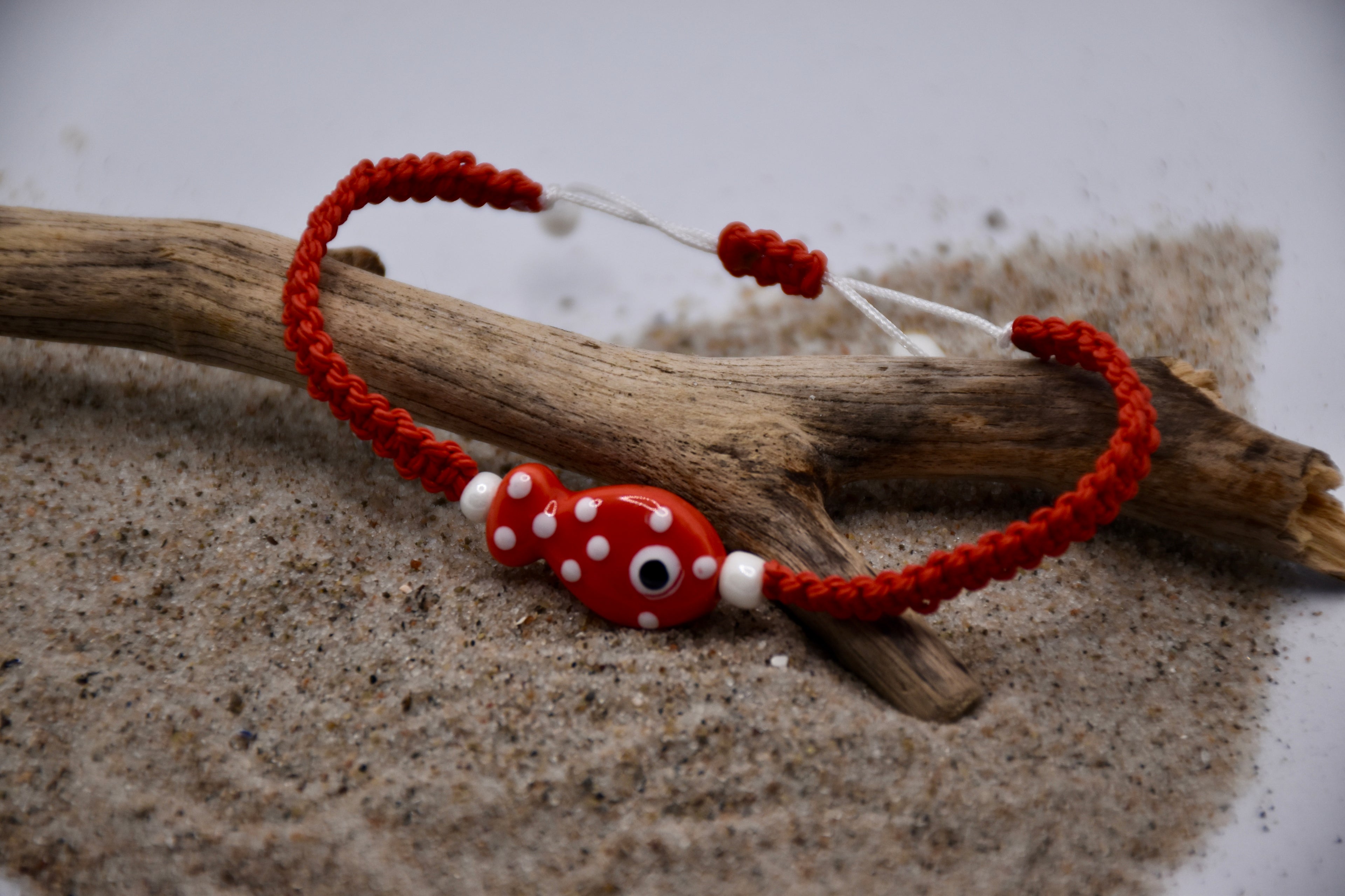 geknüpftes Armband - Keramikfisch