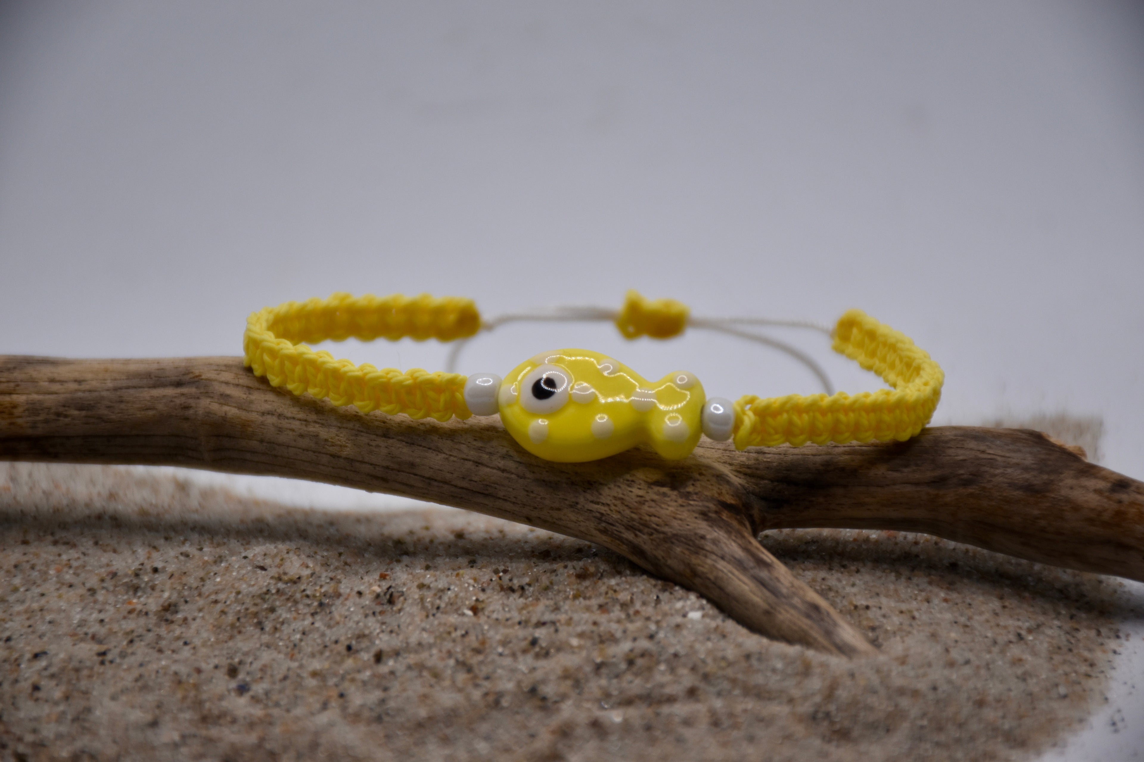 geknüpftes Armband - Keramikfisch